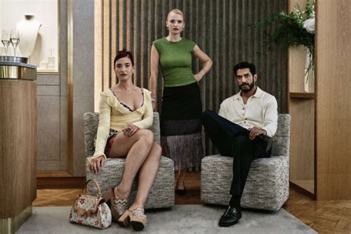 Does Clara remember the Doctor?