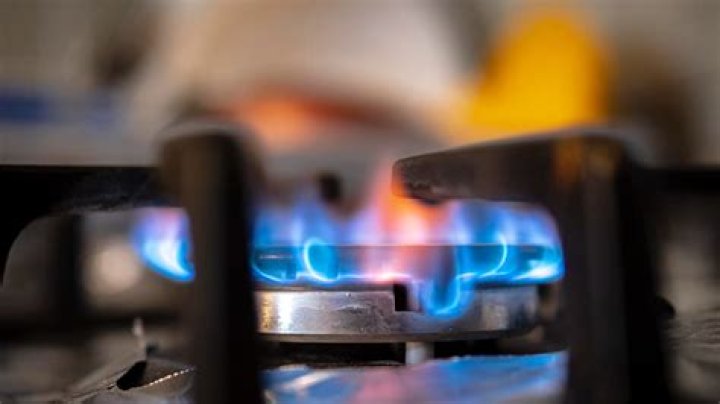 Does cold gas burn better?