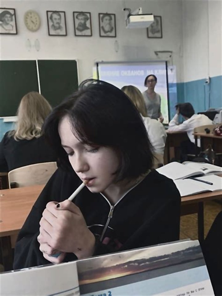 Does everyone smoke in Russia?