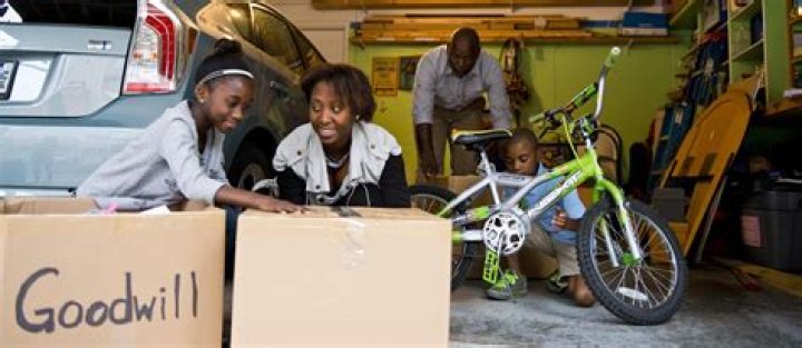 Does goodwill pick up donations NYC?