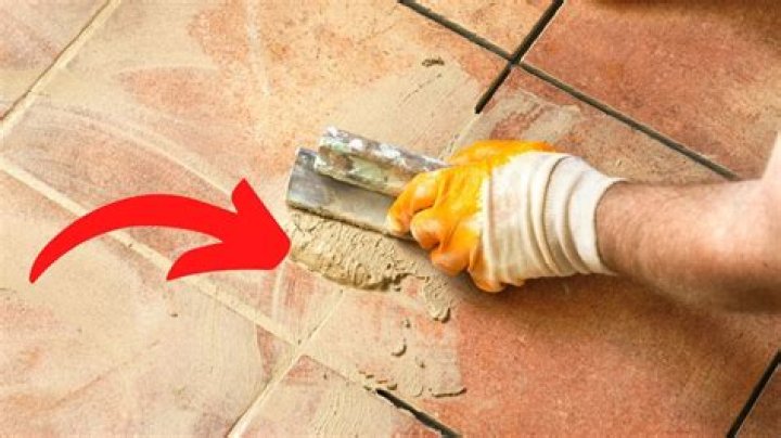Does grout dry lighter or darker?