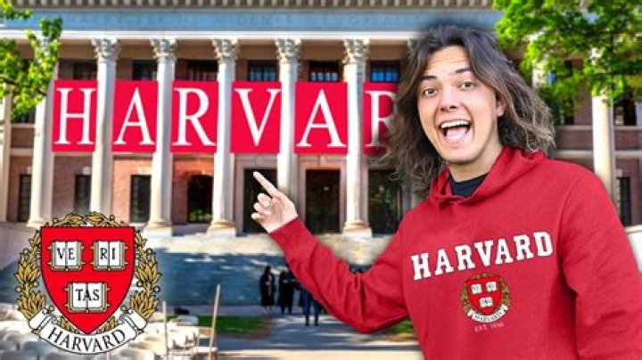 Does Harvard have valedictorians?