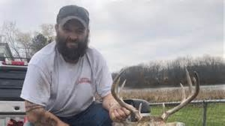 Does Mrs Patmore know about Thomas?