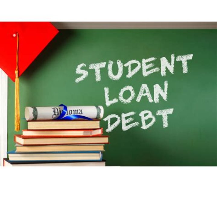 Does student loan affect credit score?