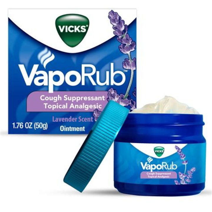 Does Vicks Vapor Rub help with toenail fungus?