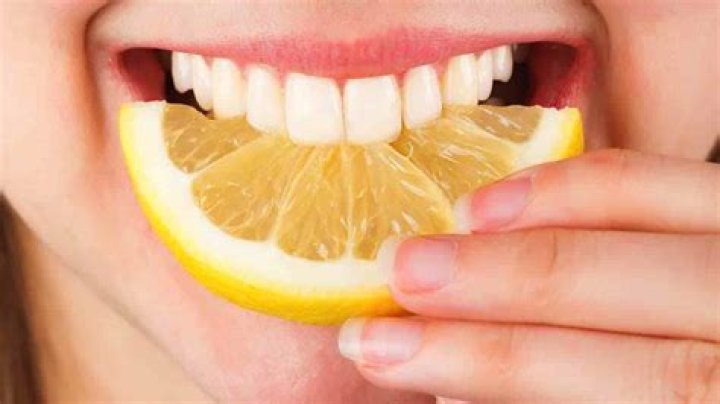 Does vitamin C help periodontal disease?
