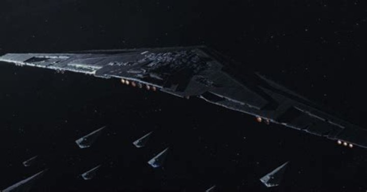 How big is snoke's ship?