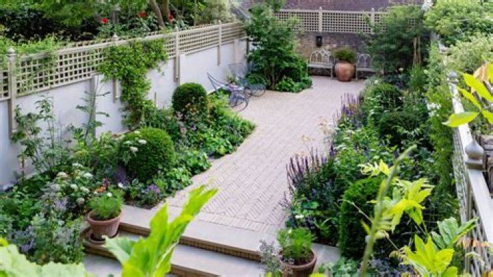 How can I make money with a small garden?