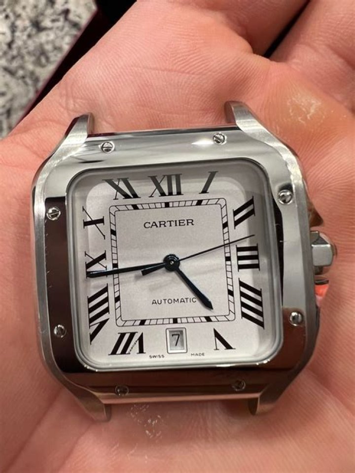 How can you tell a fake Cartier Santos?