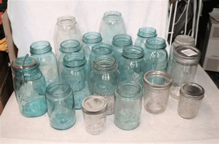 How can you tell if a glass bottle is vintage?