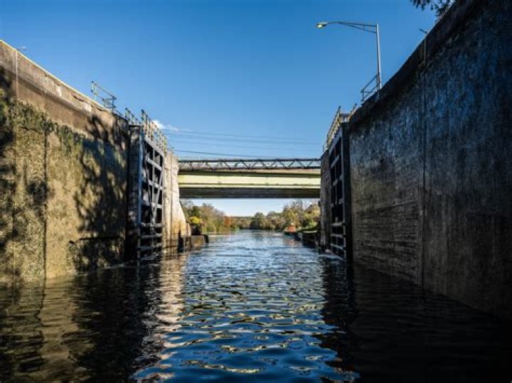 How deep is the Erie Canal 2021?