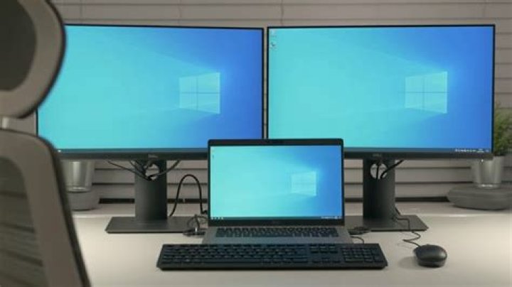 How do I setup two monitors on Windows 10?
