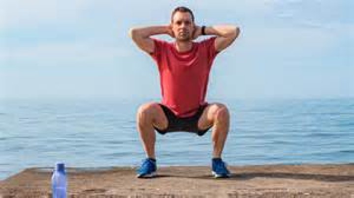 How do prisoners squat?