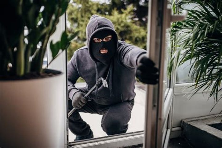 How do robbers target their homes?