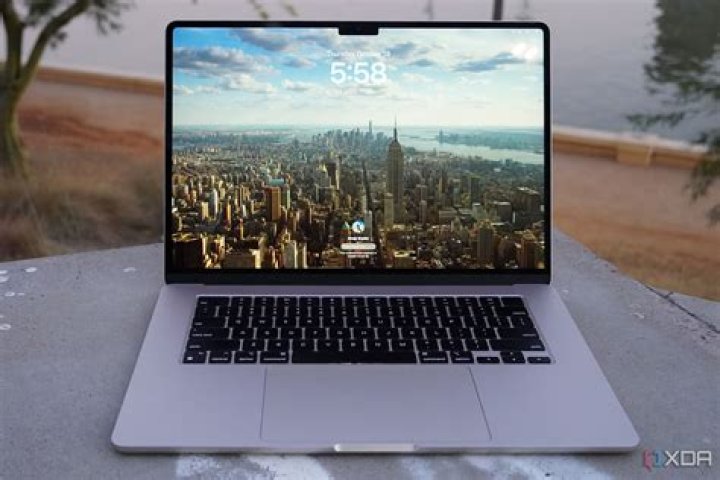 How do you close a screen on a Mac?