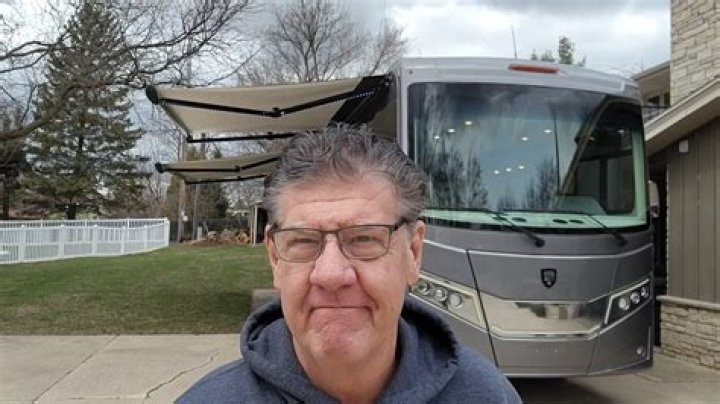 How do you know if a rat is in your house?