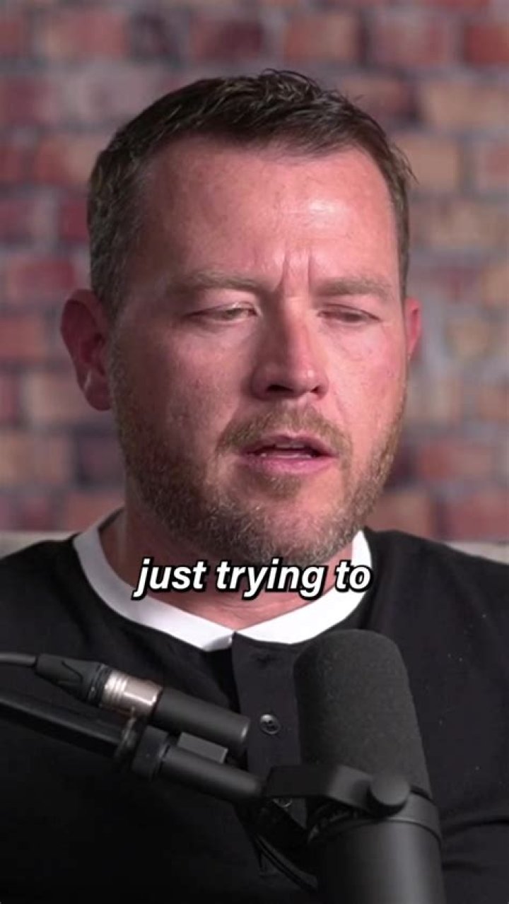 How do you know when a man is hiding something?