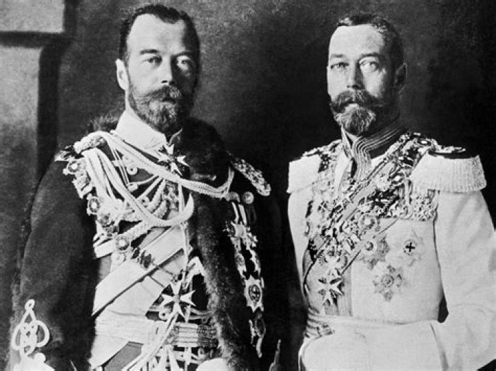 How is Tsar Nicholas related to Queen Elizabeth?