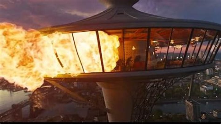 How long after the plane hit did the tower fall?