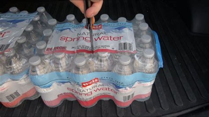 How long can bottled water be stored in a car?