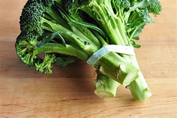 How long can you leave baking soda on your skin?