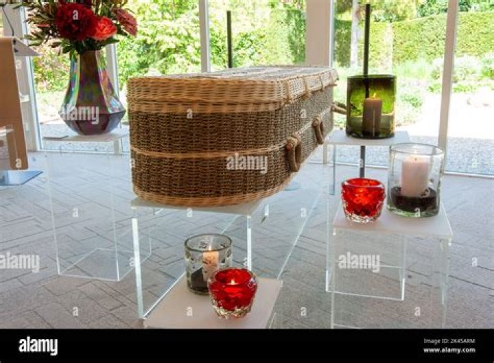 How long does it take for a body to decompose in a wicker coffin?