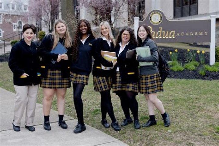 How many all girl colleges are there?