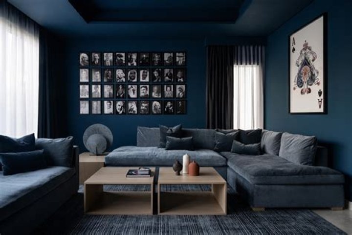How many colors should you have in your living room?