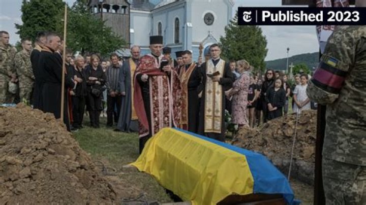 How many Ukrainian tanks has Ukraine lost?