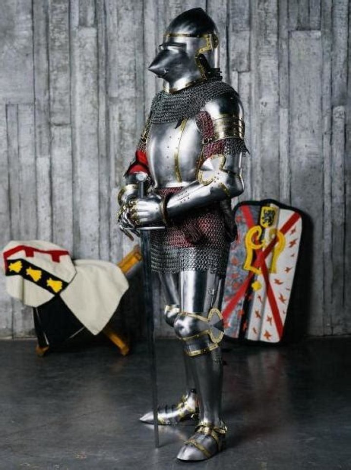 How much did a suit of armor cost in the Middle Ages?