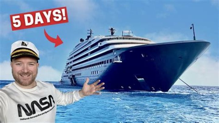 How much does a crew member make on a cruise ship?