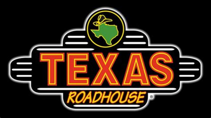 How much does an MP for Texas Roadhouse make a year?