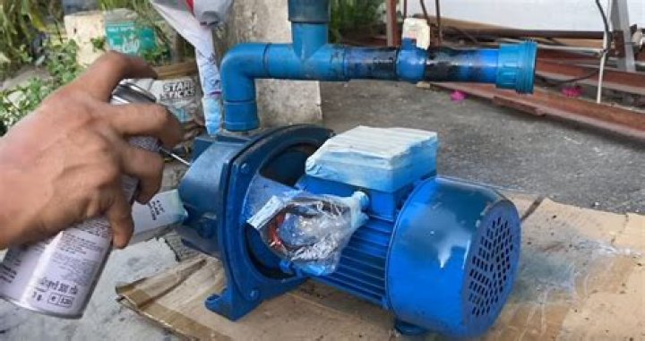 How much does it cost to fix water pump in car?