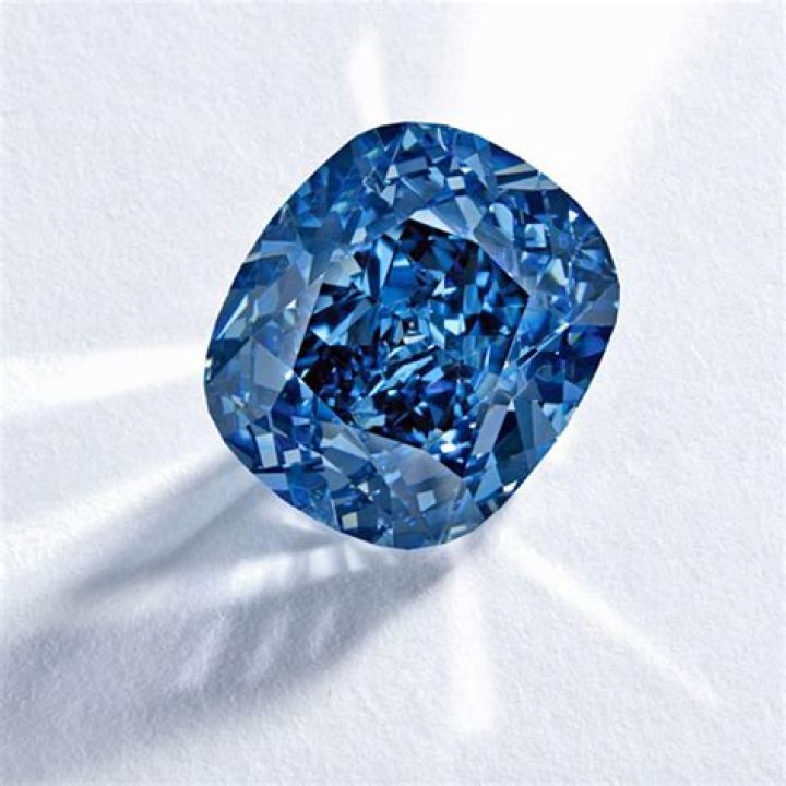 How much is the blue moon diamond worth?
