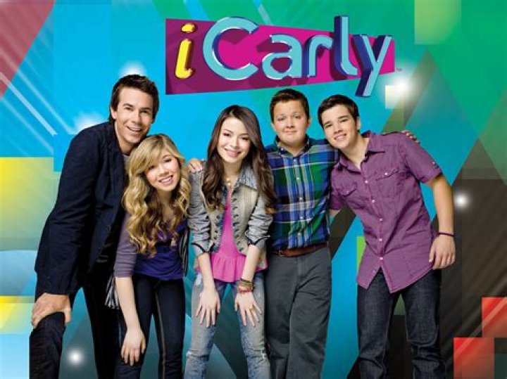 How old is Carly in the first episode?