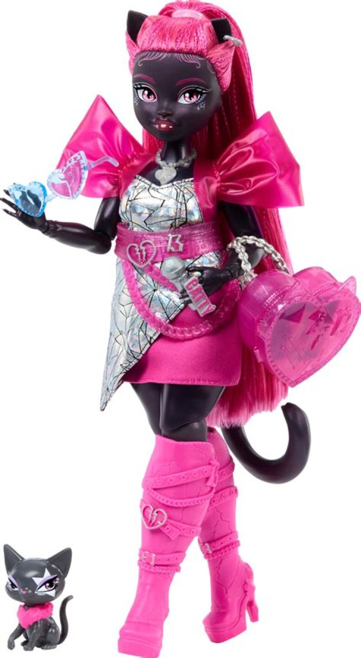 How old is catty noir from Monster High?