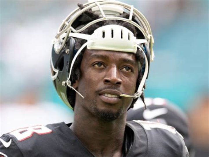 How tall is Calvin Ridley?