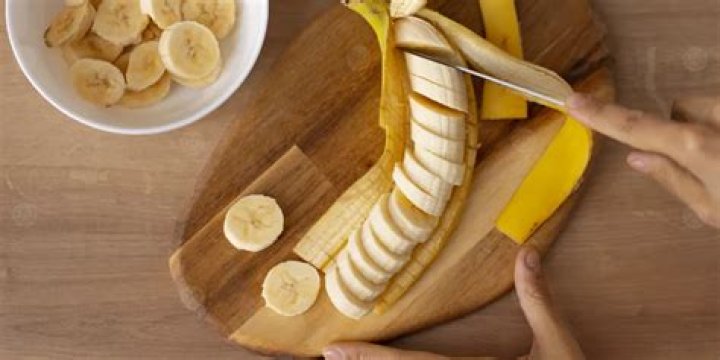 Is banana good for honey bees?
