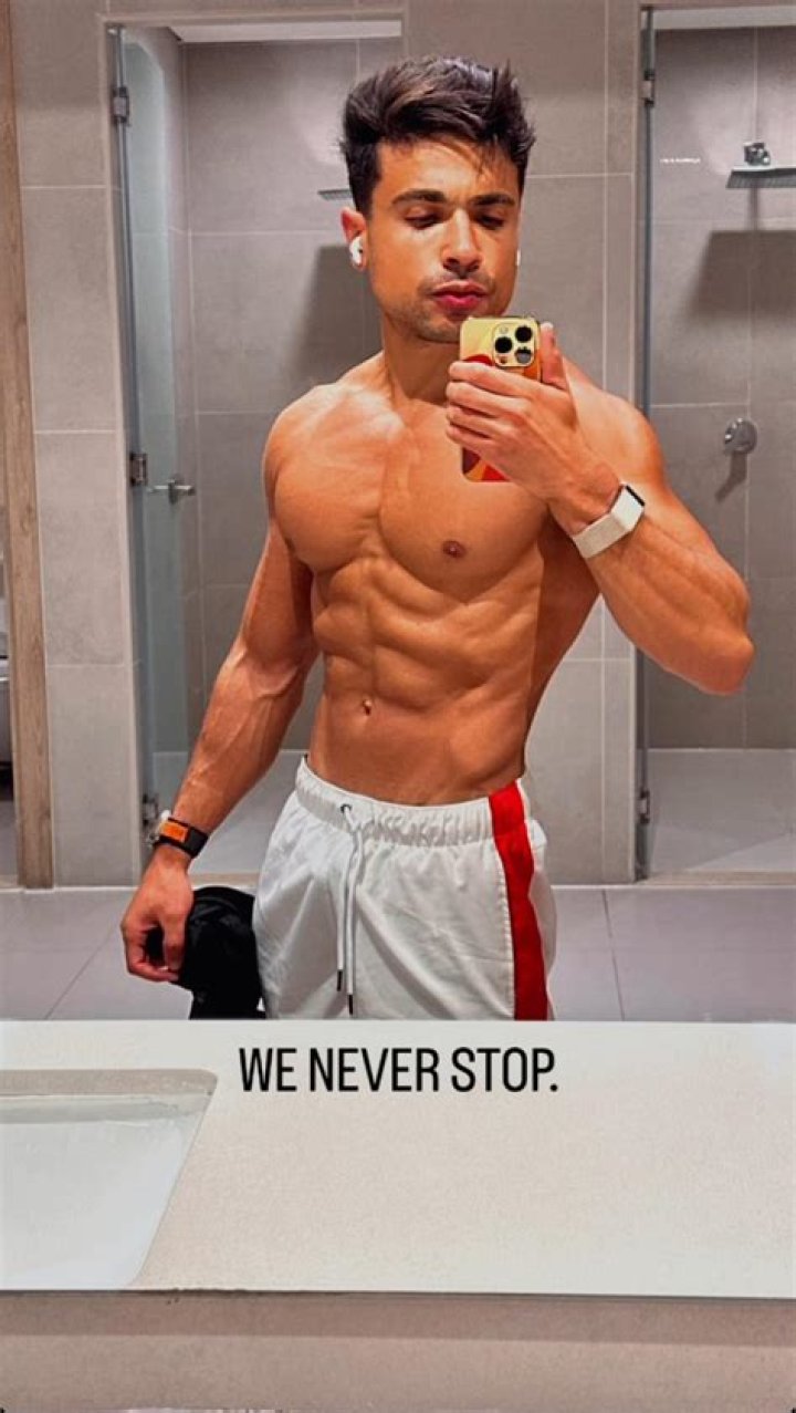 Is being short attractive?