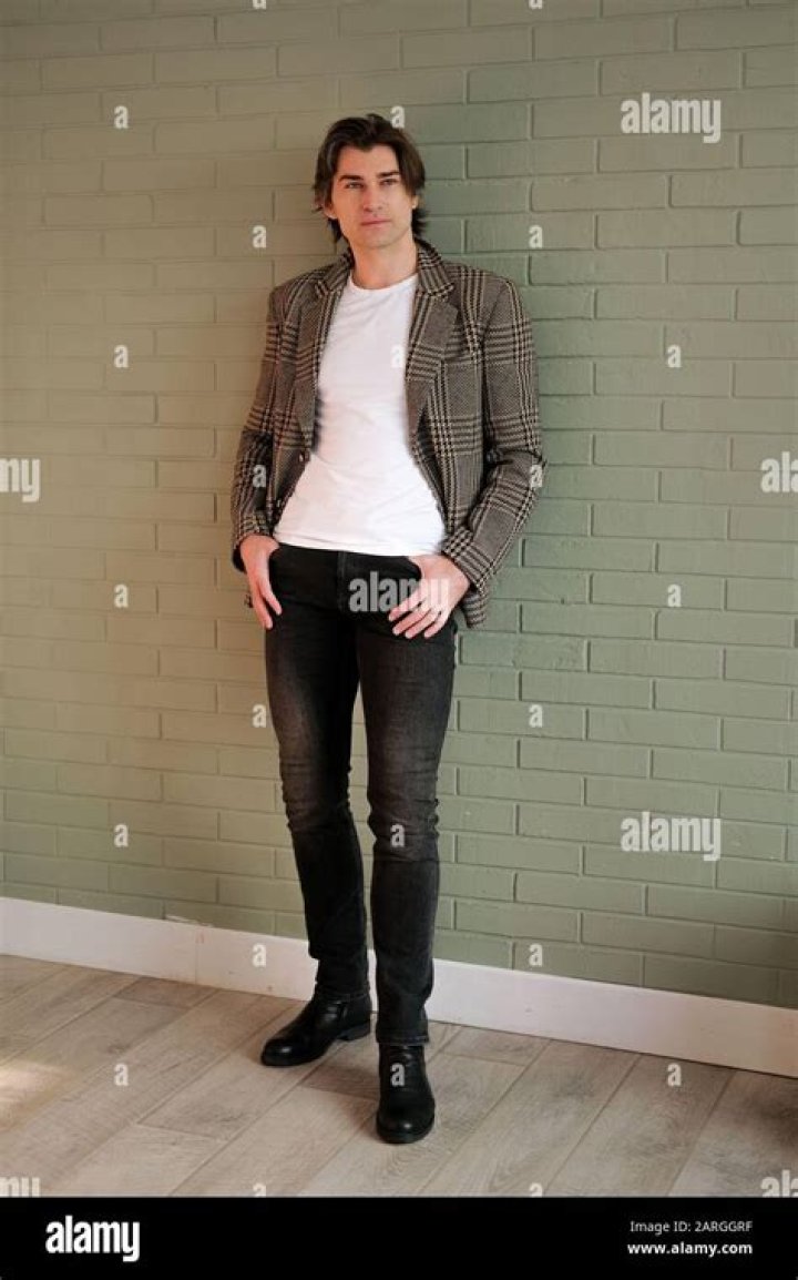 Is being tall attractive?