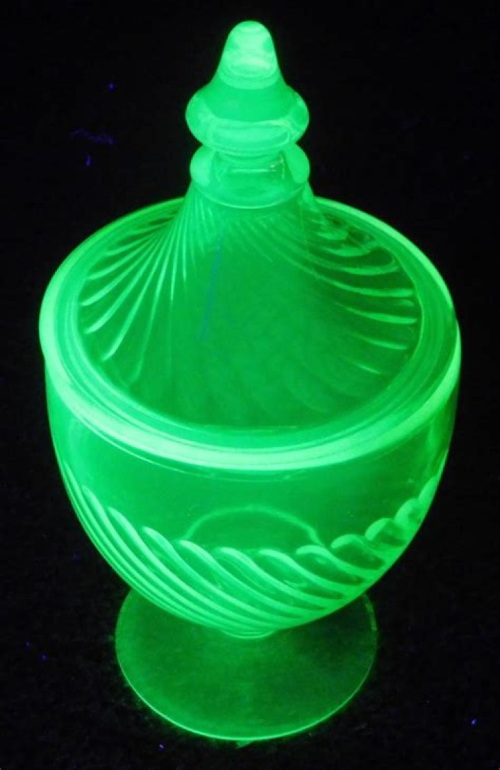 Is carnival glass the same as uranium glass?