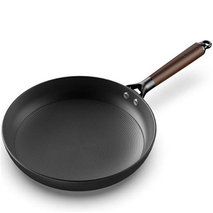 Is cast iron pan good for deep frying?