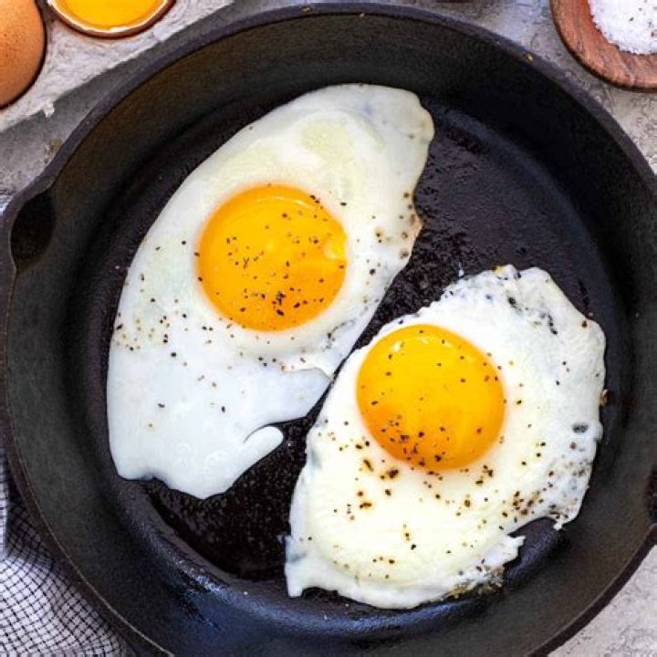 Is frying eggs with butter healthy?
