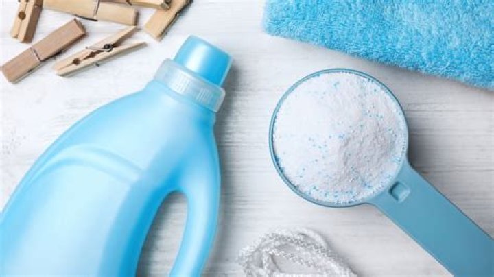 Is it better to use powder or liquid laundry detergent?