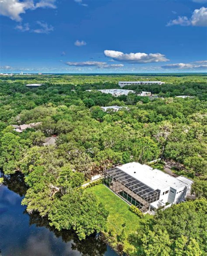 Is it legal to eat bass in Florida?