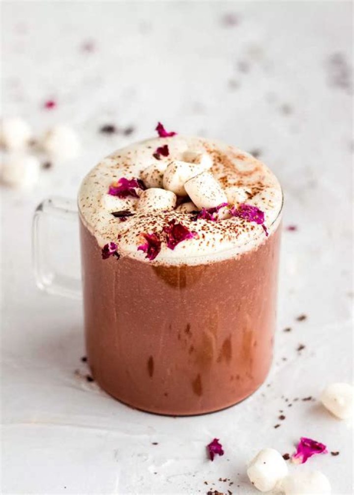 Is it OK for diabetics to drink hot chocolate?