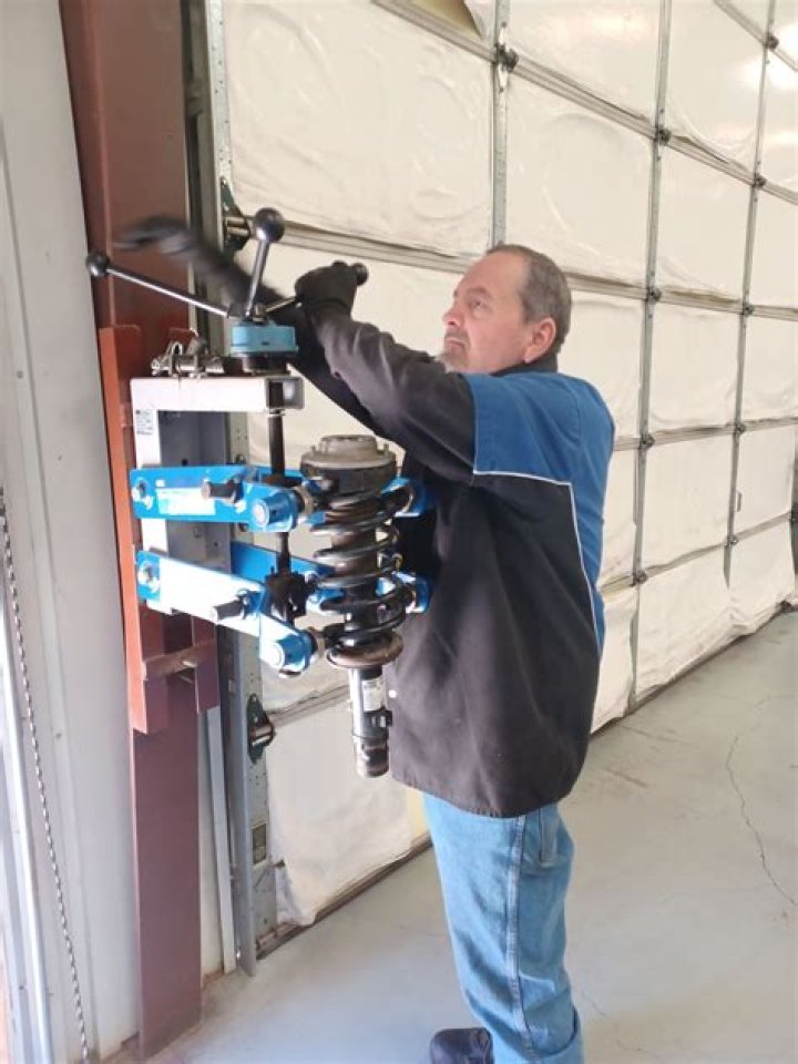 Is it OK to drive with bad struts?