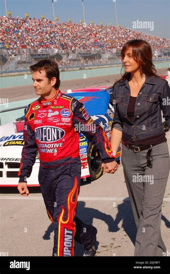 Is Jeff Gordon married?