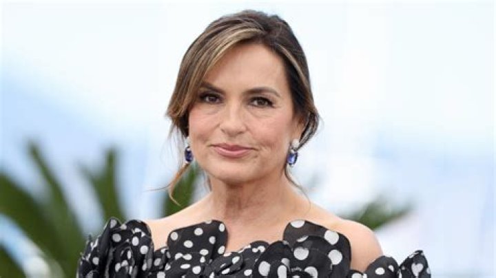 Is Mariska Hargitay a real cop?