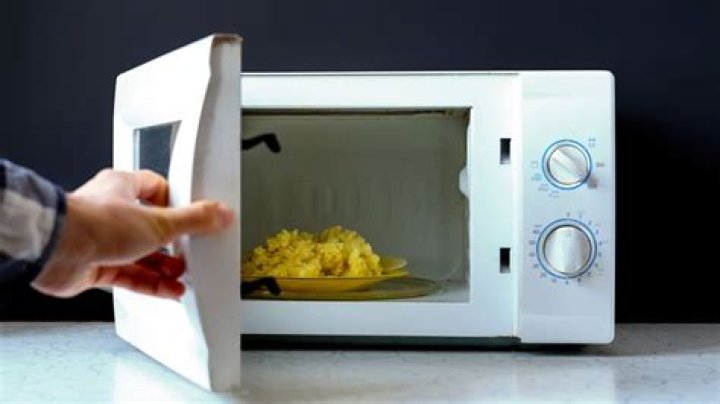 Is microwaved food radioactive?